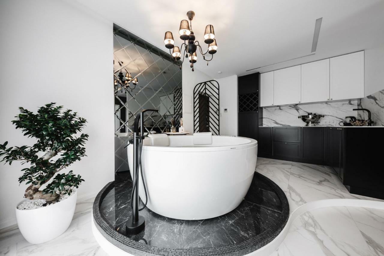 Luxury Suites Kaunas Exterior foto